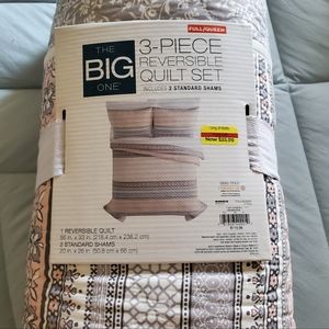 Comforter with shams